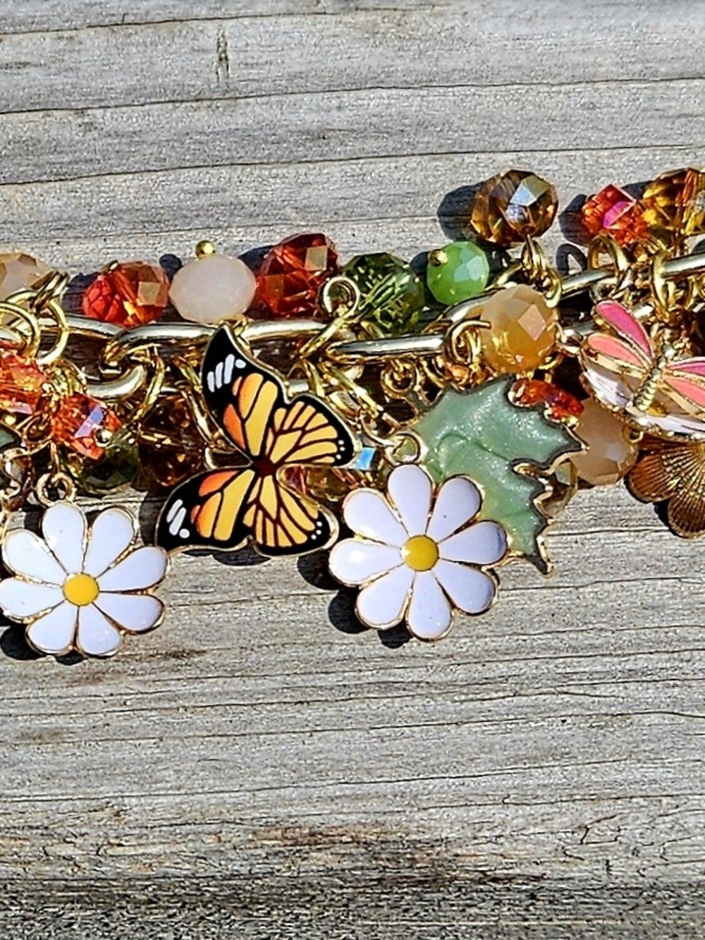 Gold Floral, Dragonfly & Butterfly Charm Bracelet - White Daisy, Green Leaf OOAK - Picture 8 of 14